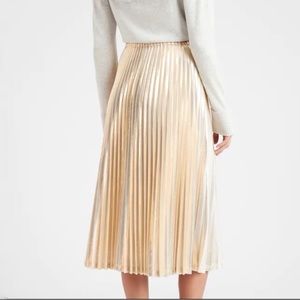 Golden pleated skirt